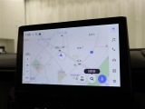 純正ナビを装備。タッチパネル式で使いやすく、お出かけもラクラクです。