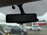 インテリジェントルームミラーはフル乗車でも後方が確認できます。