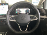 シフトポジションをマニュアルモードにして、ステアリングシフトスイッチでスポーティな運転も可能。
