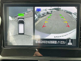 車を真上から見下ろしているかのように周囲の状況を把握して安心して駐車が行えるアラウンドビューモニターが付いています
