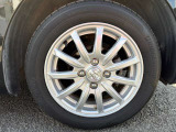 安心の国産ブランド!タイヤの溝も残っておりますので、しばらく交換の必要もございません