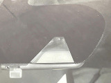 【エマージェンシーブレーキ】走行中に前方の車両等を認識し、衝突しそうな時は警報とブレーキで衝突回避と被害軽減をアシスト。より安全にドライブをお楽しみいただけます。