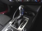 MTモード付きシフトレバーです。Dレンジより左に倒していただくと任意にシフトチェンジでき、スポーティーなドライビングをお楽しみいただけます。