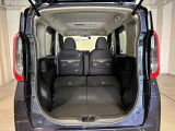 後席を折りたたむと軽自動車とは思えないほど広々としたラゲッジへと早変わり☆
