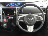 スタイリッシュなインパネ周りです!運転の際、常に目にする部分は、シックにまとめた飽きの来ないデザインが人気です!