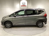 購入後も自社指定整備工場完備でお客様の愛車をしっかりサポート致します!御納車時には安全かつ安心してお乗り頂けるようホンダ専門知識を持つ整備スタッフが点検・整備・装備も説明をしてお渡ししております。
