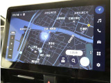 純正ナビを装備。タッチパネル式で使いやすく、お出かけもラクラクです。