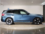☆BMWの前後重量配分50:50はエンジン自体をフロントタイヤよりも後ろにずらし、通常はエンジンルーム内に搭載される重量物であるバッテリーをトランクに移動させるなどして実現されています☆