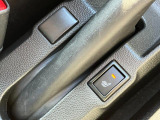 運転席にはシートヒーターを装備☆