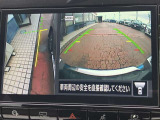 左サイドカメラとフロントカメラ運転席から死角となりやすい車両左前部分や前方部分もバッチリ見えます♪