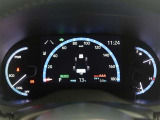 とっても見やすいメーターです。夜間時はラグジュアリーな気分にさせてくれる照明が魅力ですので、夜のドライブも楽しみになりますよ♪