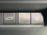 【パワーバックドア】スマートキーや運転席のボタンを押すだけでリアゲートが自動で開閉します!荷物を持っている時や、高い位置にあるバックドアを閉める際に便利な機能です♪