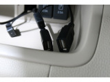 スマートフォンなどの音楽再生が可能なUSB接続ジャック装備車両です♪♪♪