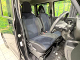 運転席シート廻りは使用感も少なく、良好な状態となっています。丁寧に使われていたことがよくわかりますね。