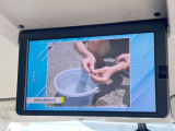 【フリップダウンモニター】大画面モニターで後席でもエンタメをお楽しみいただけます。小さなお子様にも大人気の装備です♪