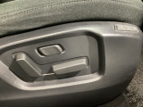 パワーシートを装備!体格や好みに応じたポジションをスムーズに調整できます。