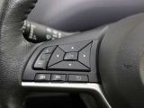 便利なステアリングスイッチ装備です。