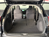 後列を収納すれば大型トランクに早変わり!段差も出来ず荷物の積み込みもラクラク♪