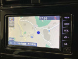 【トヨタ純正SDナビゲーション装備】純正品だから使いやすい!フルセグTV視聴可能で室内も快適♪地図データが古くなってきたら全国トヨタディーラーで更新(有料)も簡単にできます♪