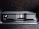 ■【ETC車載器】が装備されています。セットアップをしてお渡しとなり、ETCカードを差し込むだけで高速道路の利用が可能です。