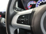 ステアリングスイッチ付き。前方から目を離すことなく操作することが可能です。