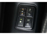 3つの走行モードがあります。『EVモード』はモーターのみで走行しガソリンを消費しないハイブリッド車ならではの環境にも優しい走行です。寒い日も快適♪シートヒーター装備!ナノイー塔載!