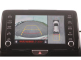 パノラミックビューモニター付きです。車両を上から見たような映像をディスプレイオーディオ画面に表示。運転席からの目視だけでは見にくい、車両周辺の状況をリアルタイムでしっかり確認できます。