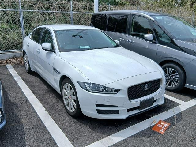 XE 2.0 ピュア ディーゼル 禁煙車 純正ナビ フルセグTV