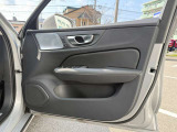 大変綺麗な車両ですのでドア内も状態良好です。