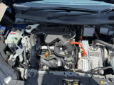 きれいなエンジンルームです。安心してお乗りいただけますように、自社工場にてしっかりと点検・整備後納車させていただきます