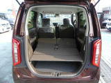 簡単に収納出来る後部座席。広大な空間が出現します。シートアレンジが多彩な点も特徴です。レジャー用品もたっぷりと積み込め、休日の過ごし方の楽しみを拡げてくれます。