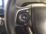 ステアリングリモコンは、運転中でも簡単に音量調整やチャンネル変更もできます!わき見運転防止にもつながるので安心です♪