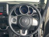 ステアリングも使用感が少なく、きれいな状態となっております♪