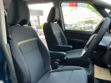 運転席・助手席は、ゆったりと座れるサイズで、長時間の運転でも快適です。
