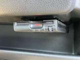 ETC車載器(高速道路の利用時に 料金所の通過をスムーズに行うために自動で料金を精算するシステム)