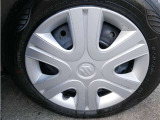 純正スティールホイール&ホイールキャップの組み合わせです