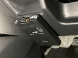 ハンドルの左下にETCがついています。高速道路の料金所の通過も楽々です。 カードの取り出しもしやすい場所についています。