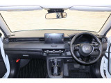 操作性に優れた運転席となります!小物入れや各ボタンの配置にこだわり、使いやすいです!座り心地もよく視認性も良好なのでロングドライブもお任せ下さい!
