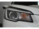 LEDヘッドライトで夜間の運転も安心です