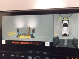 フロントカメラは運転席よりも前の視界を確保することで事前に危険を予知し、事故や衝突を防ぎます。