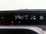 とっても見やすいメーターです。夜間時はラグジュアリーな気分にさせてくれる照明が魅力ですので、夜のドライブも楽しみになりますよ♪