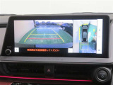 パノラミックビューモニター搭載。カメラで車両周囲の状況を映し出すため、狭い場所での駐車などに役立ちます。