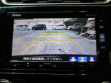 バックカメラの画像です。ガイドラインがスムースな車庫入れをサポートいたします!車庫入れの安心感がアップしますね☆