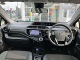 【運転席・インパネまわり】ハンドル・シート・フロアーなど隅々までプロによるクリーニング済み☆彡キレイな車内でドライブが一層快適にお楽しみいただけます!!