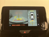 全周囲カメラ付きで車庫入れも安心ですね。