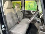 運転席シート廻りは使用感も少なく、良好な状態となっています。前オーナー様が丁寧に使っていたことがよくわかりますね。