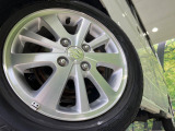 【純正14インチアルミホイール】外観にマッチした純正アルミホイールを装着しております。各種社外アルミホイールや、スタッドレスタイヤも取扱いしております。是非ご相談ください♪