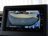バックをするとき自動でリアの様子が映る『リアカメラ』付き!ナビ画面で確認しながらバックができますから安心ですね。でも、目視も大切ですよ!安全第一でお願いします!