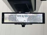 インテリジェントルームミラー装備で後席に荷物や人が乗っていても後部のカメラで後方を映し出します!