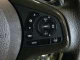 ハンドル右側にはクルーズコントロールのスイッチが装備され運転中の操作も安心して行えます!